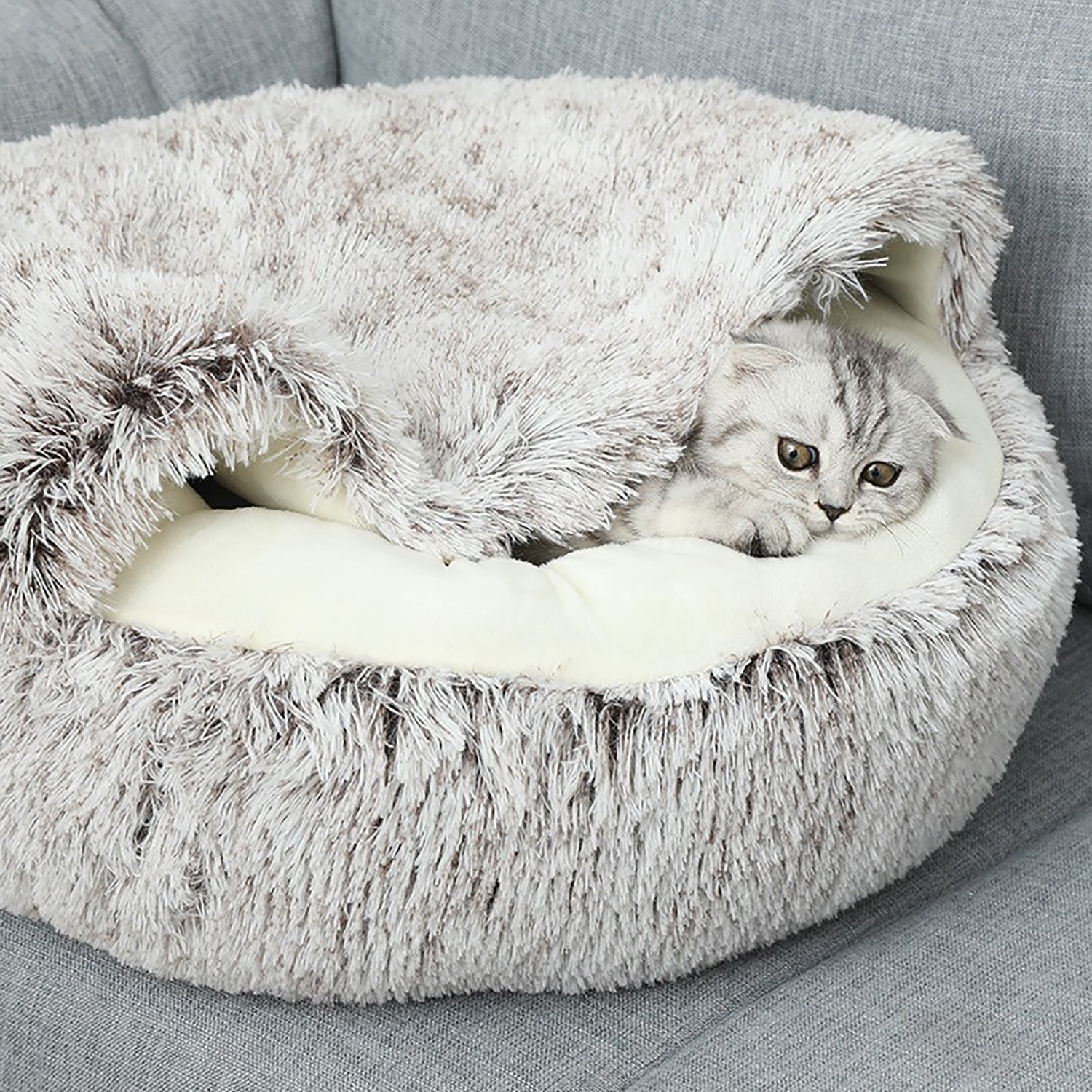 Luxurious Semi-Enclosed Plush Round Cat Bed - Cozy Donut Design for Cats and Small Dogs, Easy-Clean Durable Construction, Perfect for Winter Comfort